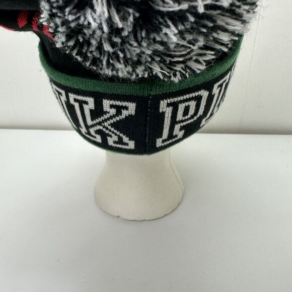 Victorias Secret PINK Beanie Hat Winter Cap Black Red Snowflakes Knit - Picture 5 of 10